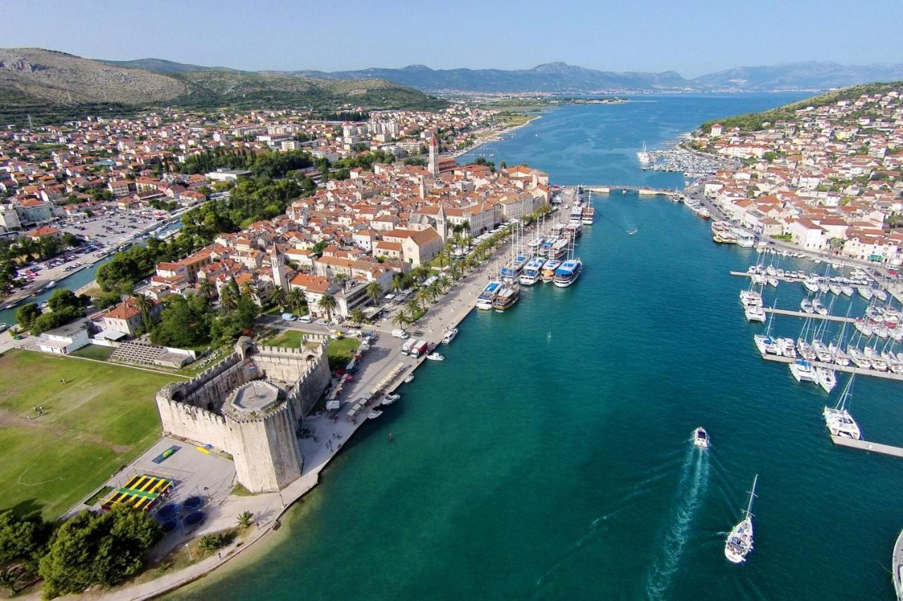 Apartments And Rooms With Parking Space Trogir - 13102 Zewnętrze zdjęcie