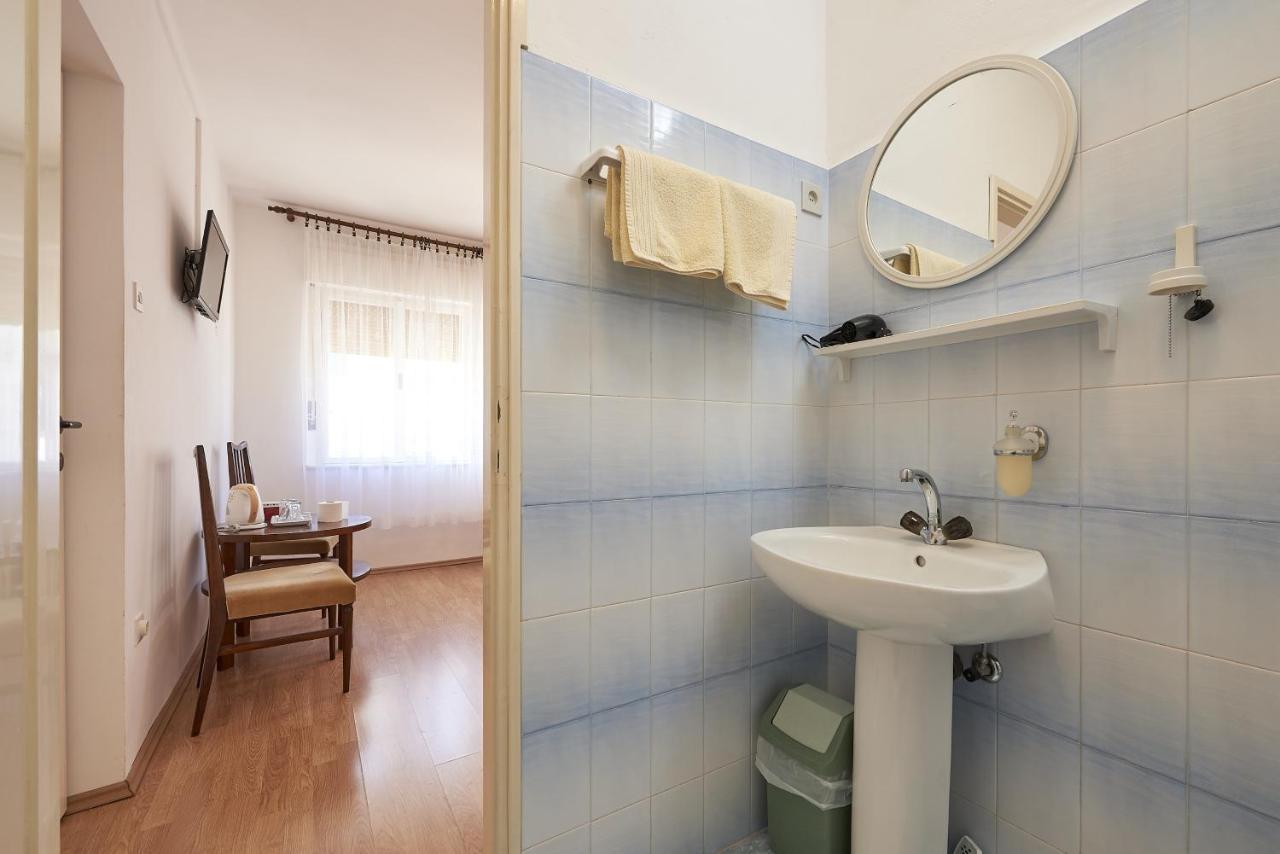 Apartments And Rooms With Parking Space Trogir - 13102 Zewnętrze zdjęcie