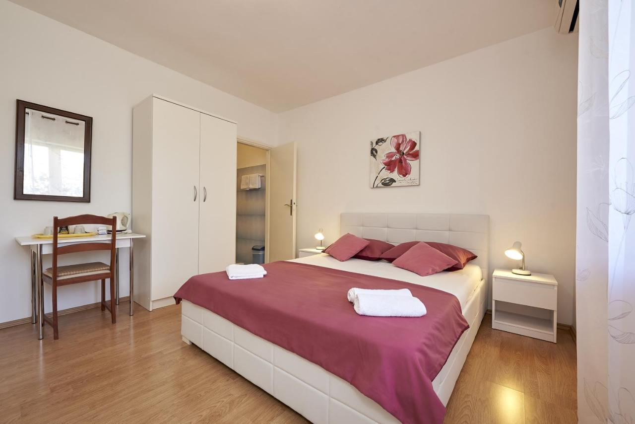 Apartments And Rooms With Parking Space Trogir - 13102 Zewnętrze zdjęcie